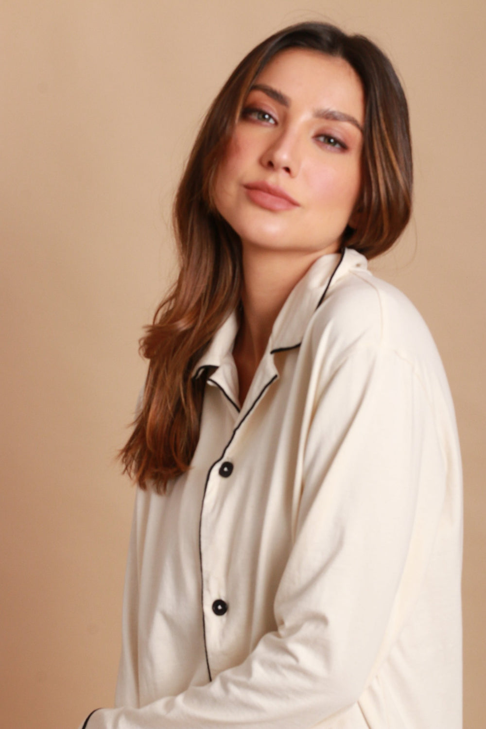 Blusa Pijama Marfil con Ribete Negro