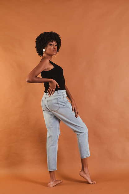 Crop Top Negro Básico de Tirantes Anchos