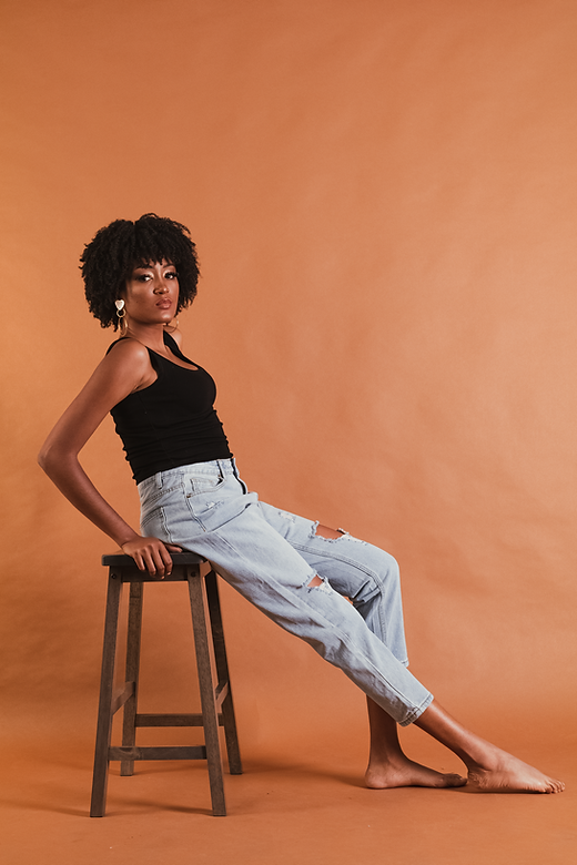 Crop Top Negro Básico de Tirantes Anchos