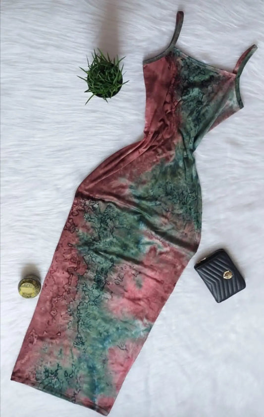 Vestido largo ajustado con estampado marmolado