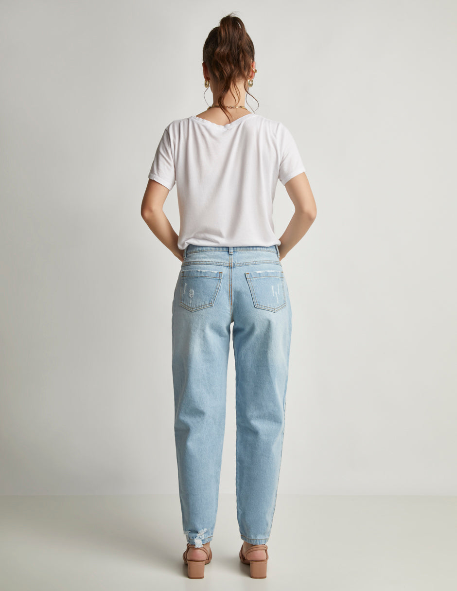 Jeans Mom Fit en Azul Claro - Estilo Minimalista Contemporáneo